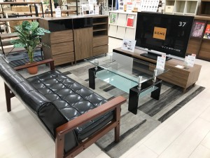 ガラステーブル