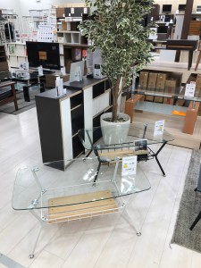 ガラステーブル