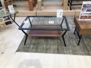 ガラステーブル