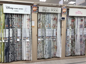 ディズニーカーテン